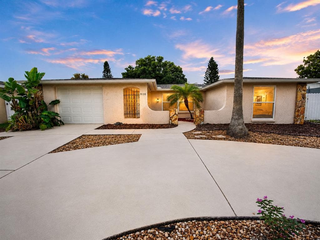 9135 GREENBRIAR LANE