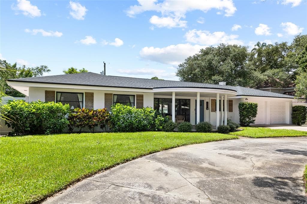 1821 OAK LAKE DRIVE CLEARWATER, FL 33764