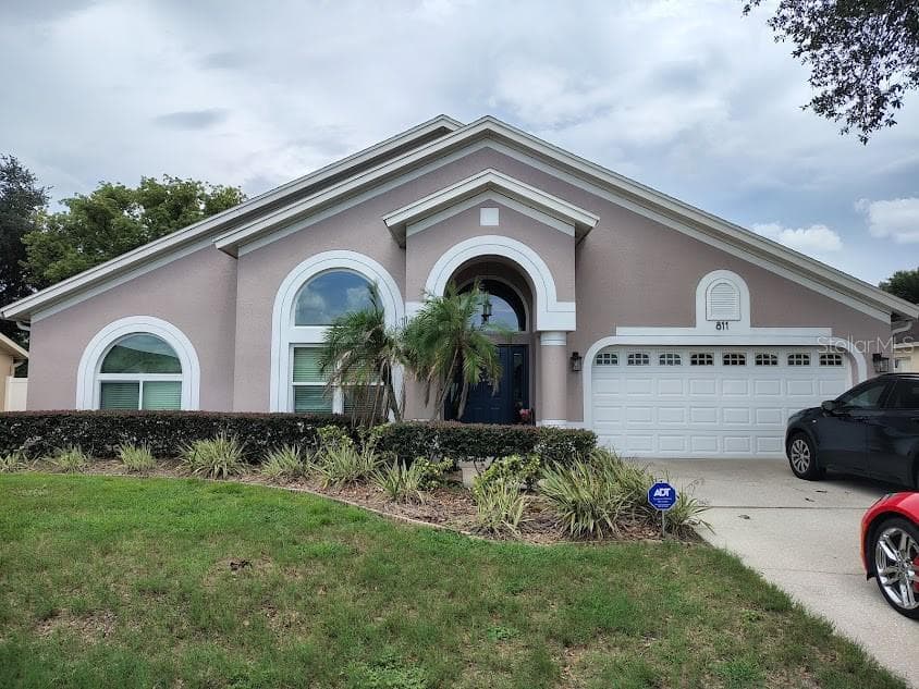 811 SAND RIDGE DRIVE VALRICO, FL 33594