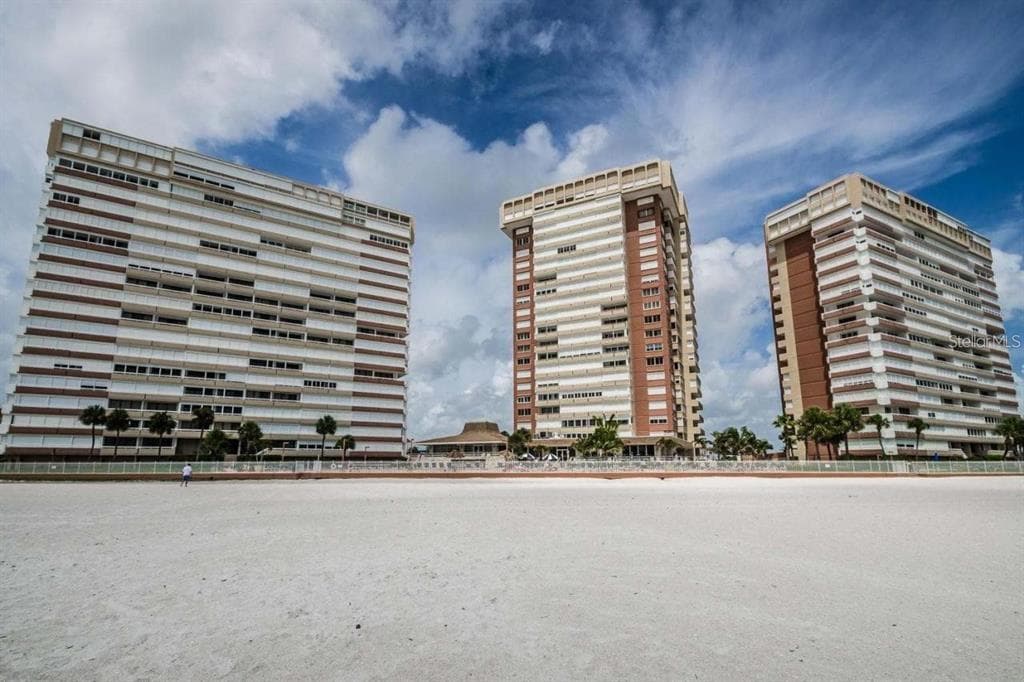 17920 GULF BOULEVARD UNIT 1704 REDINGTON SHORES, FL 33708