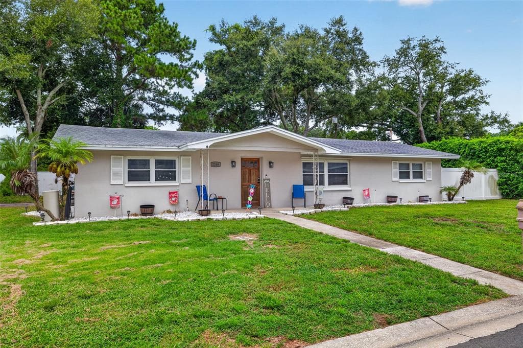 2266 MANOR COURT CLEARWATER, FL 33763