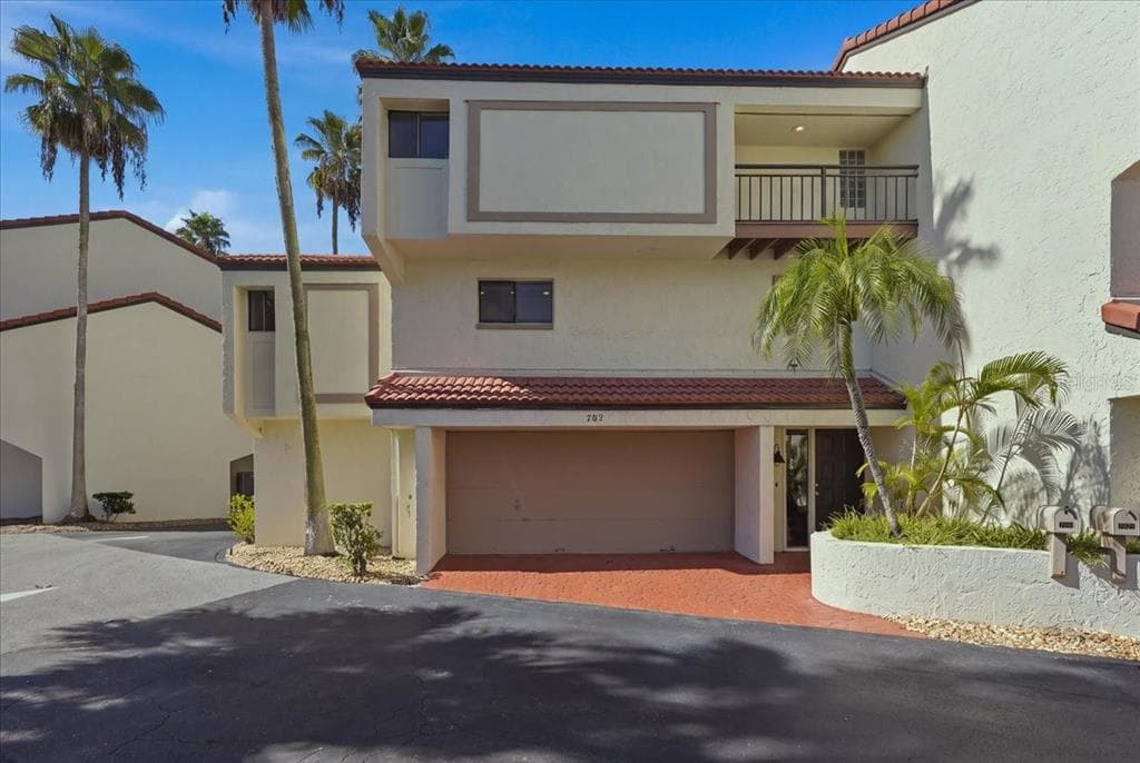 240 WINDWARD PASSAGE UNIT 702