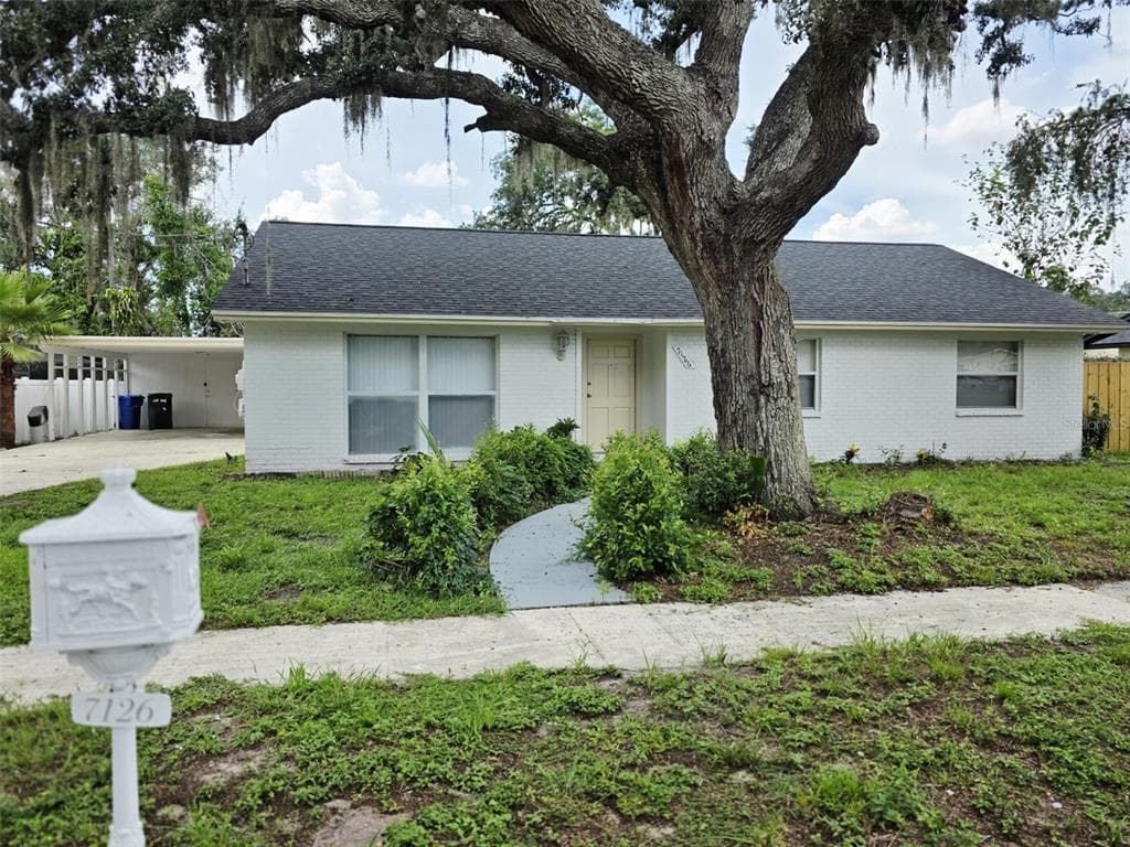7126 WRENWOOD CIRCLE TAMPA, FL 33617