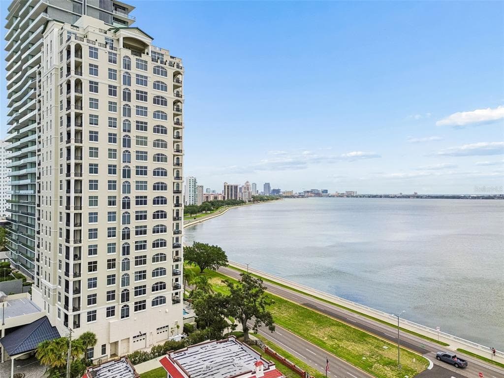 3203 BAYSHORE BOULEVARD UNIT 1202