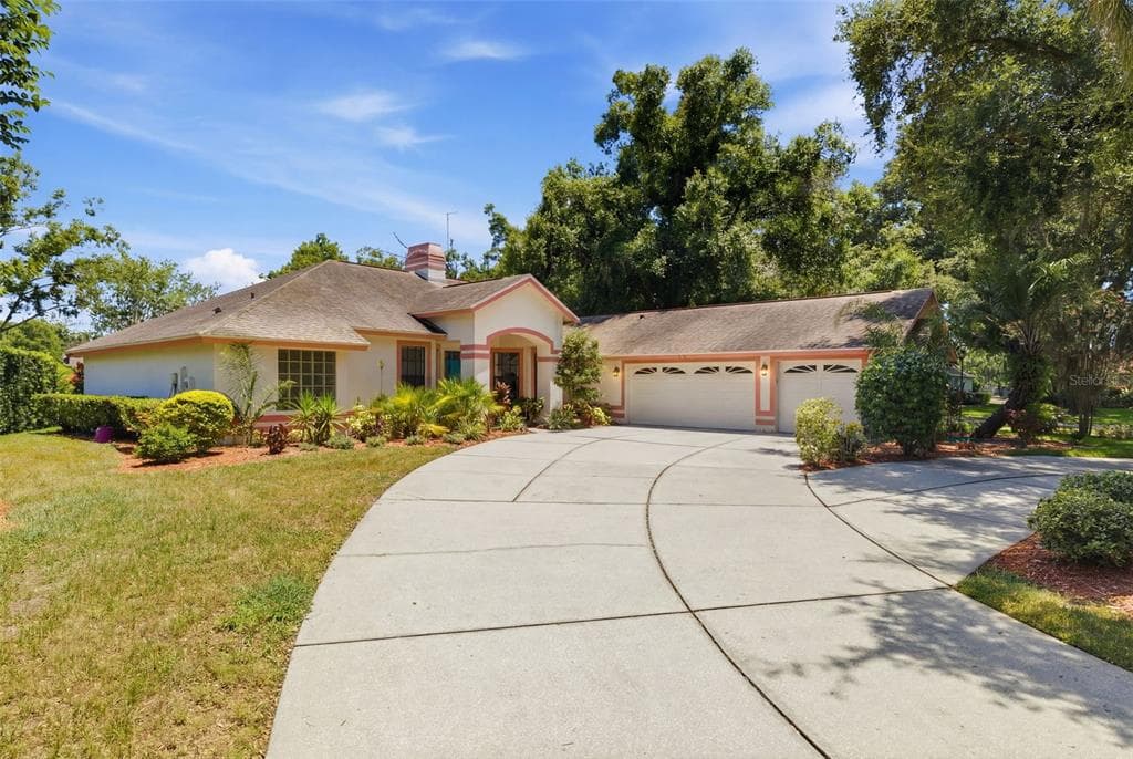 16501 BLENHEIM DRIVE LUTZ, FL 33549