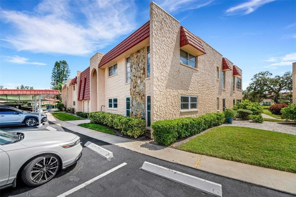 223 BUTTONWOOD CIRCLE UNIT 223