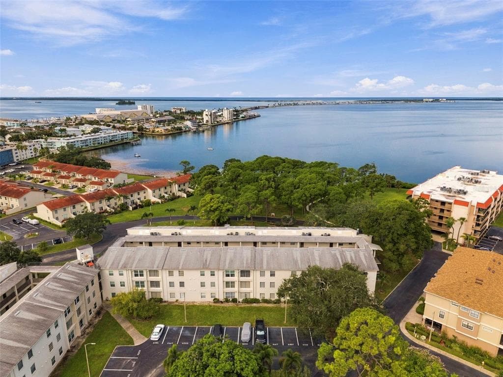 2700 BAYSHORE BOULEVARD UNIT 6200