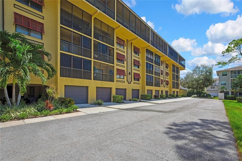 5775 PARK STREET N UNIT 402