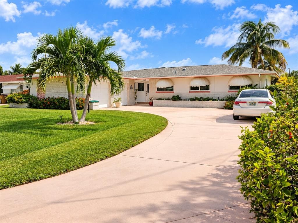 5163 SUNNYBROOK COURT